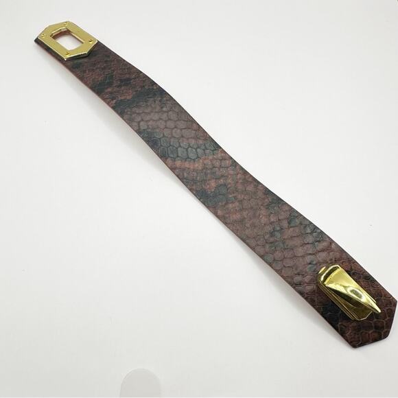 Vince Camuto Bracelet Snakeskin Gold Turnkey Clasp Punk Steampunk Retro - Picture 11 of 14